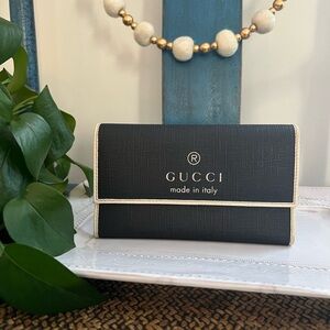 GUCCI Logo Black & Cream Continental Wallet